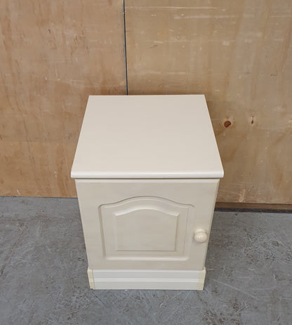 Single Cream Wood Bedside Cabinet with Door and 1 Internal Shelf - EL104651
