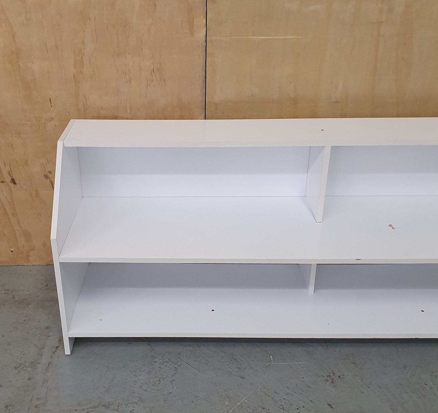 White Wood TV Bench with Shelving - EL100654