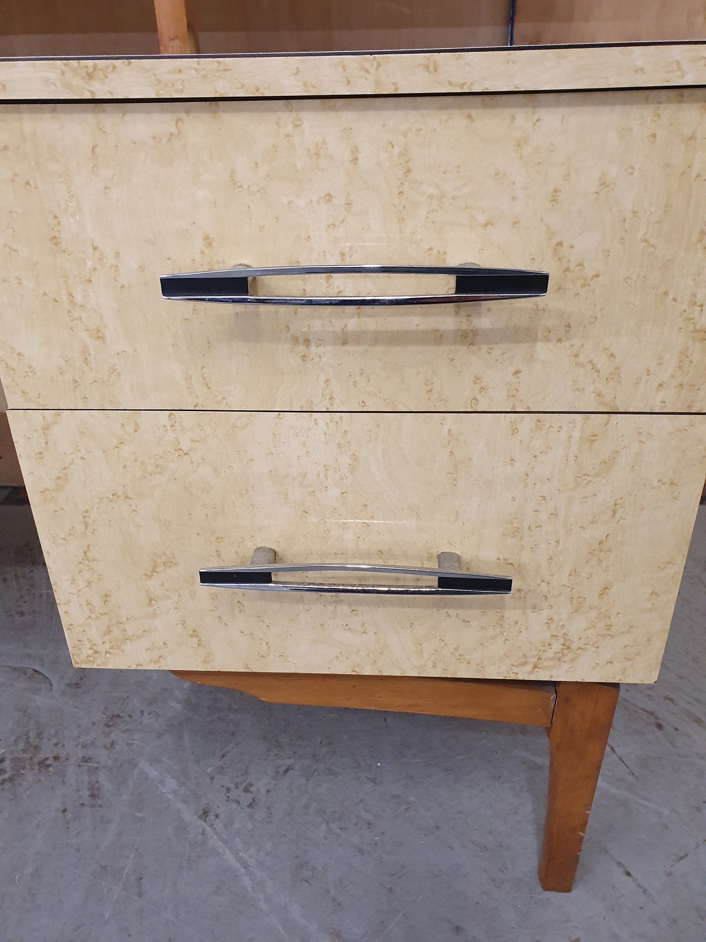 Vintage Wood Vaneer Beige Colour Dressing Table with Mirror - 103478