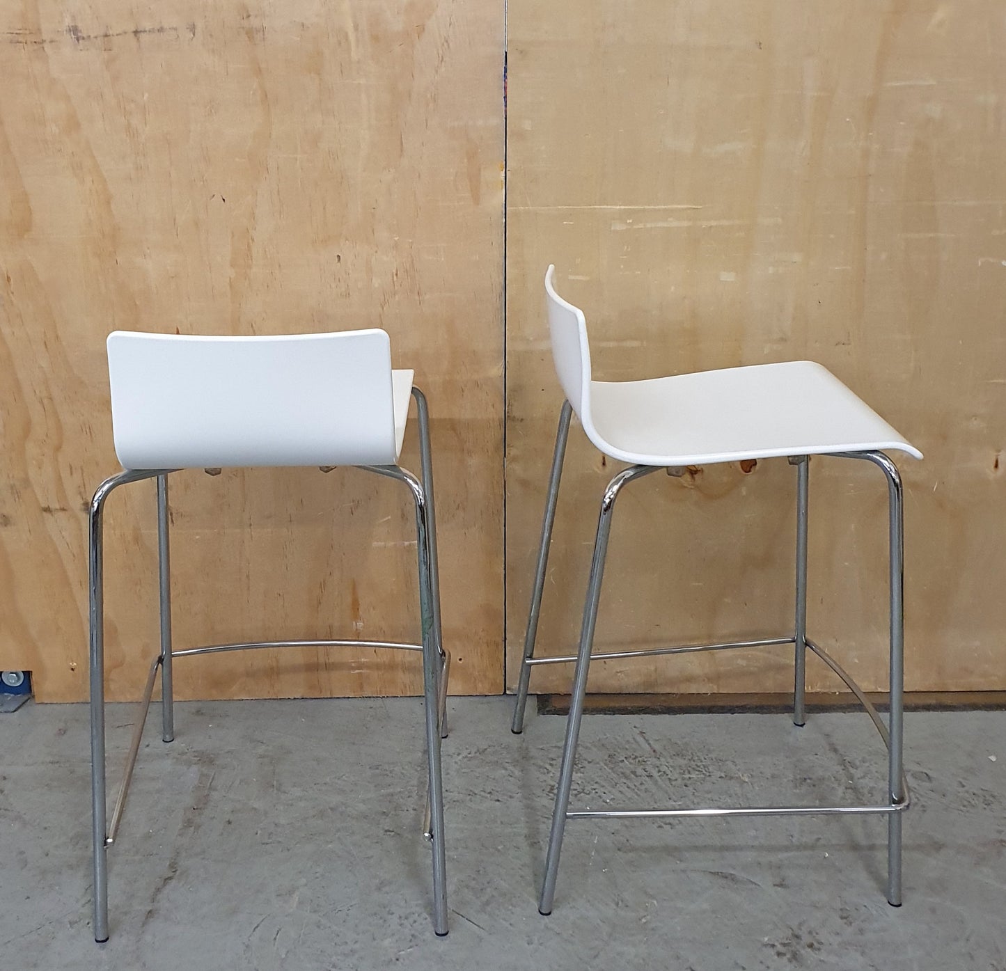 2 Matching White Stackable Bar Stools with Chrome Frame - RN193197 / RN103192