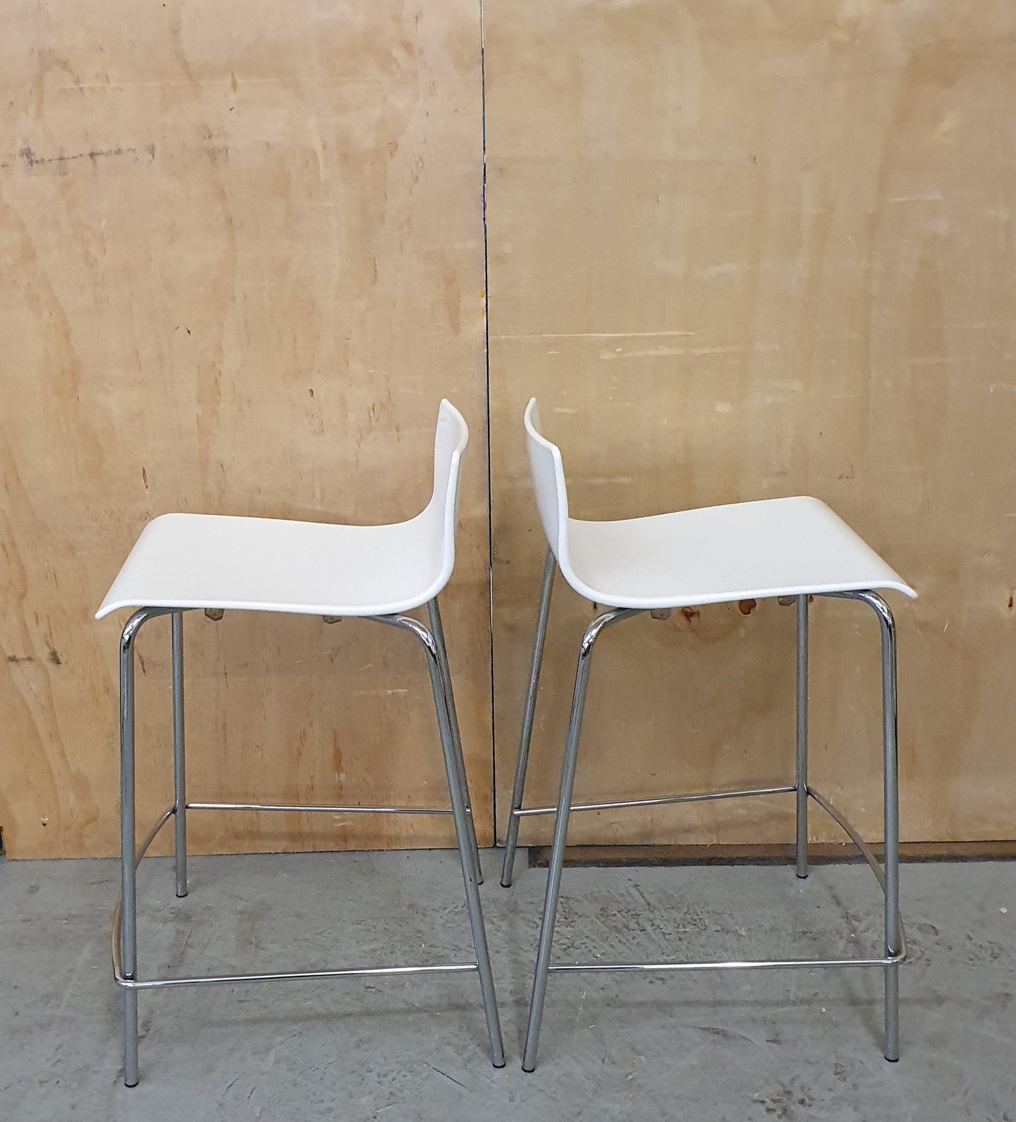 2 Matching White Stackable Bar Stools with Chrome Frame - RN193197 / RN103192