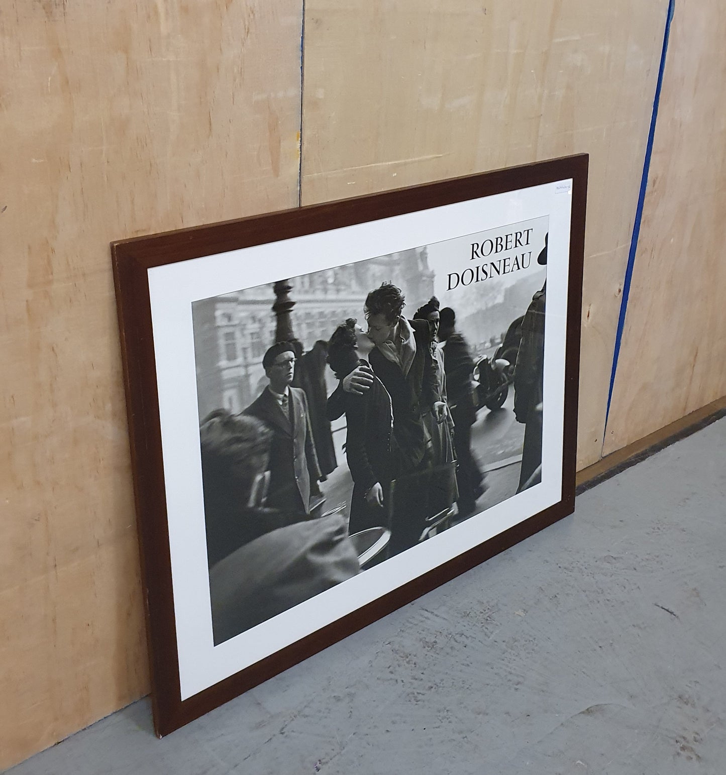 ROBERT DOISNEAU Photography Print in Mahogany Frame - BB270424-02