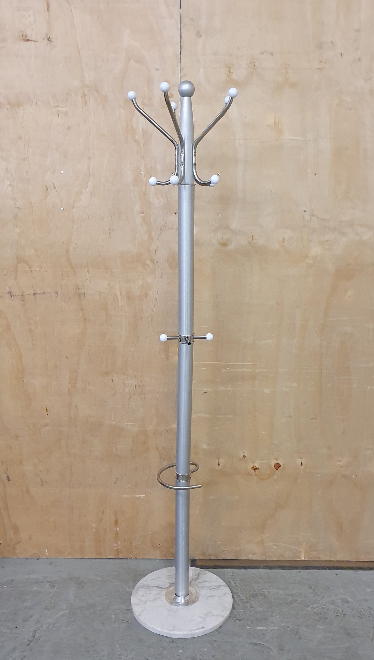 Feestanding Coat Stand with Round Marble Base - 104608