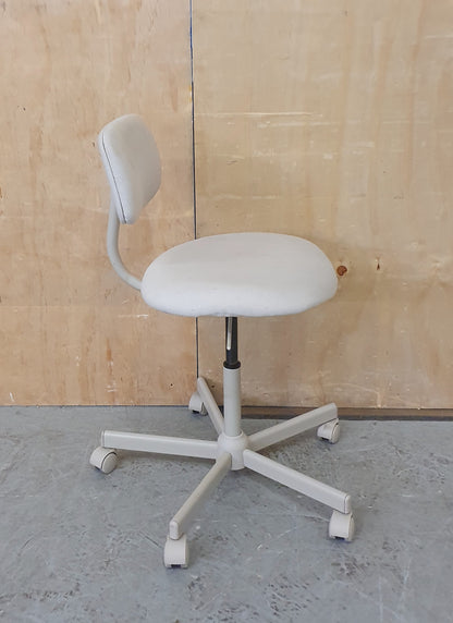 Small Grey Height Adjustable Office Chair on Castor Wheels - EL104352