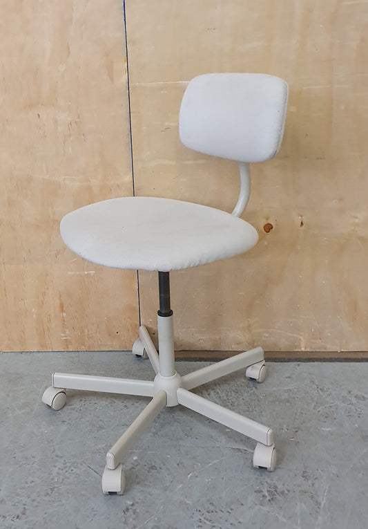 Small Grey Height Adjustable Office Chair on Castor Wheels - EL104352