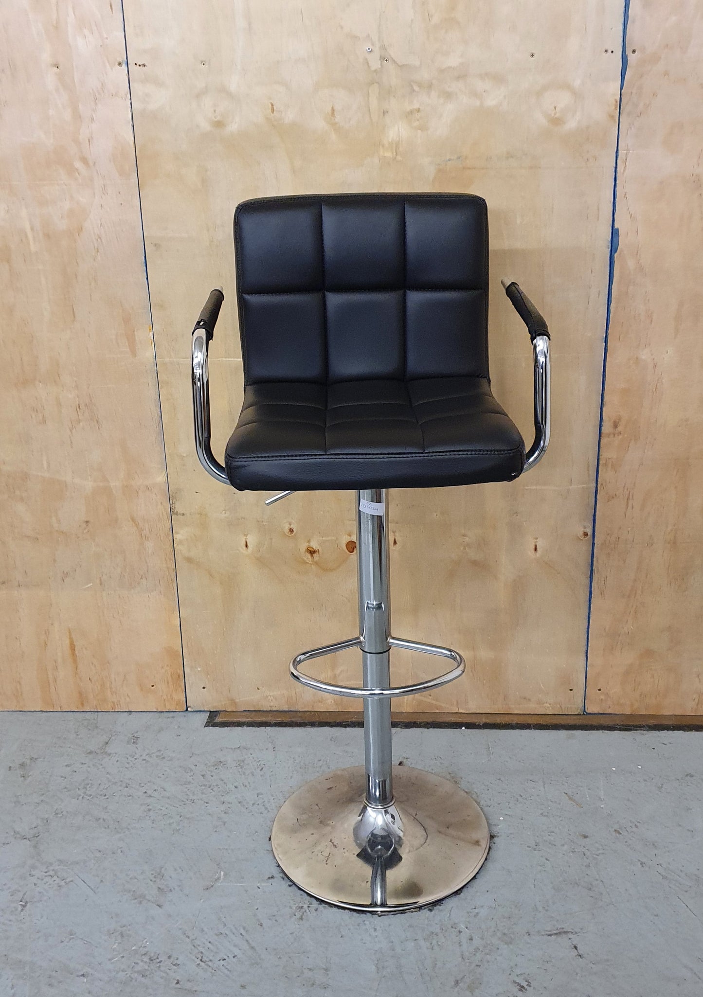 Black Faux Leather Bar Stool - EL01024