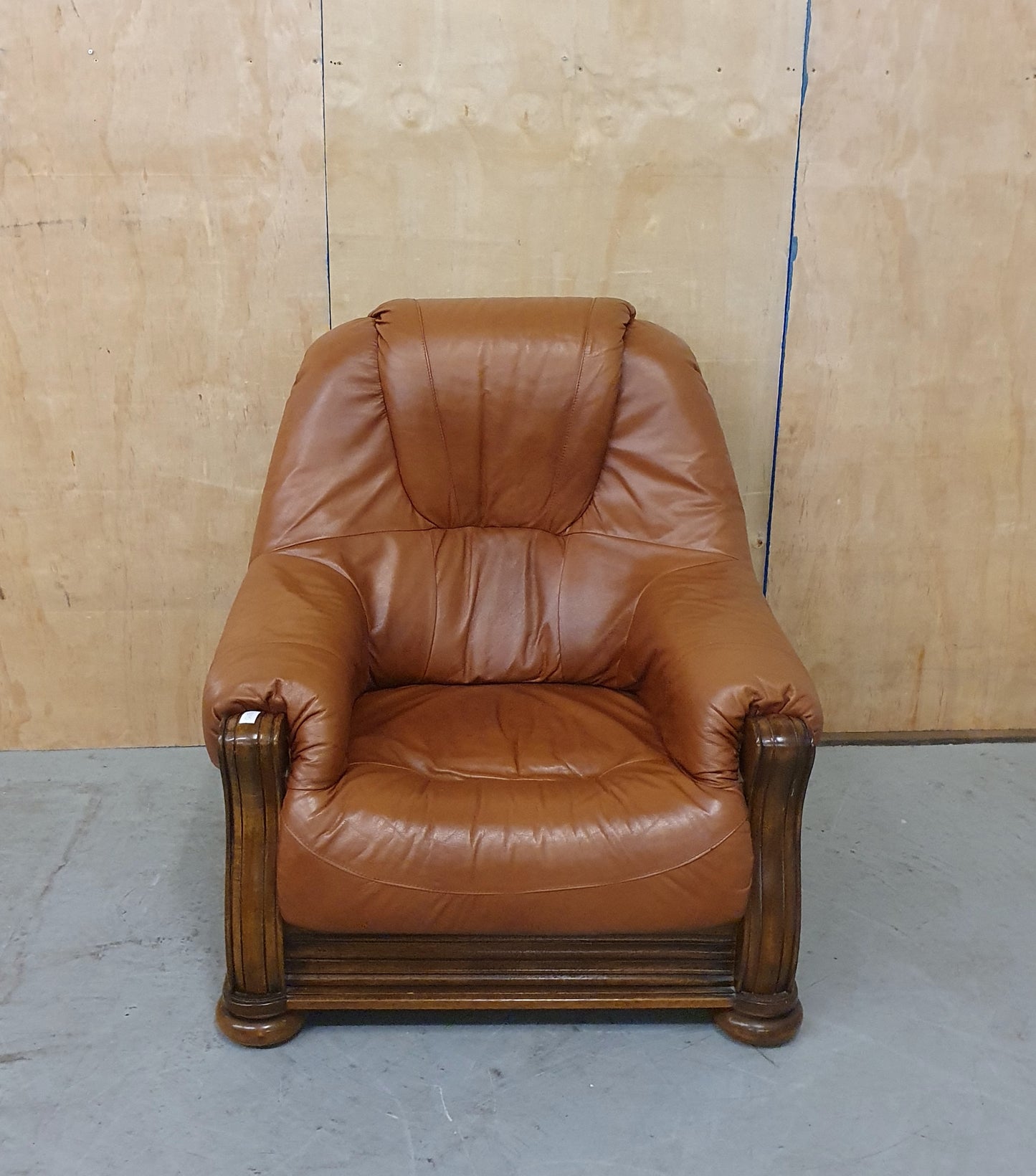 Brown Leather Armchair with Decorative Wooden Frame - 103095