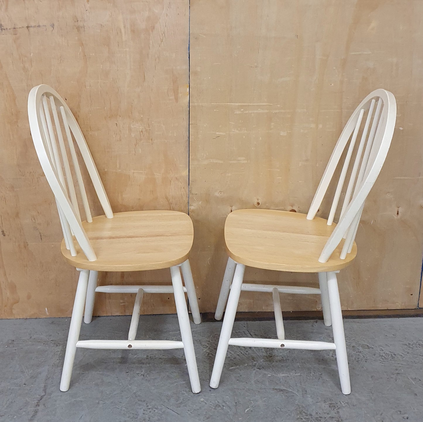 2 Matching Spindle Back Dining Chairs - EL104905 / EL105906