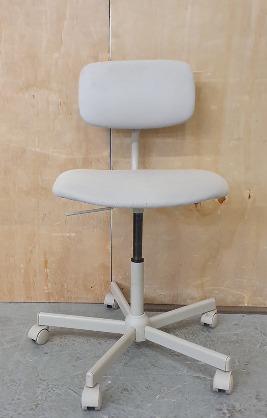 Small Grey Height Adjustable Office Chair on Castor Wheels - EL104352