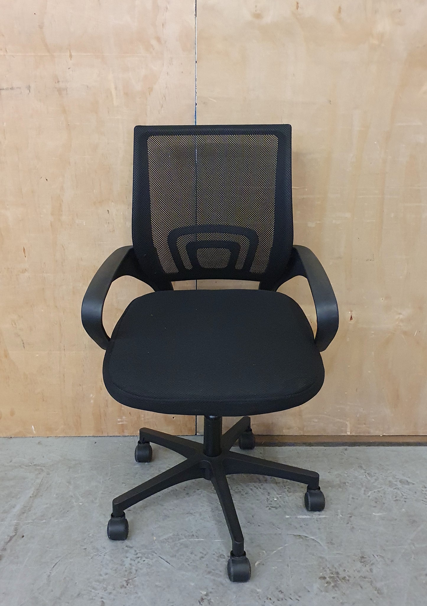 Black Mesh Height Adjustable Office Chair on Castor Wheels - 104339