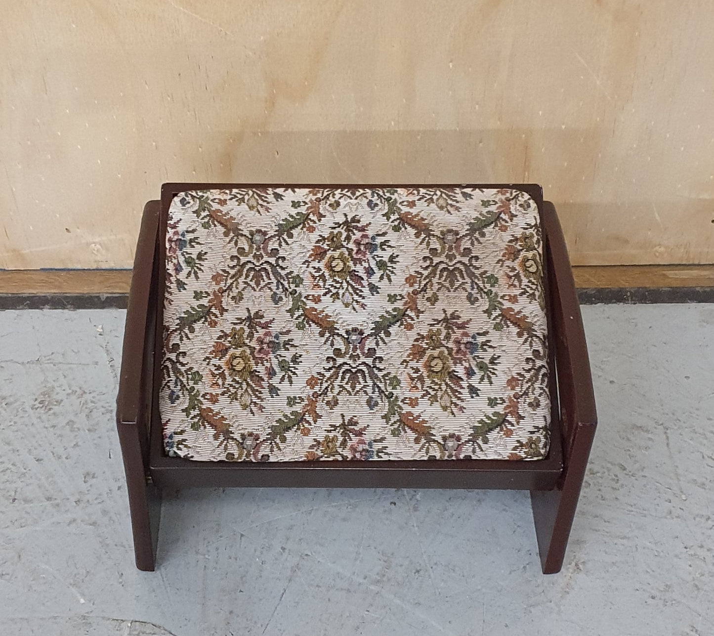 Vintage Mahogony Rocking Foot Stool with Removable Cushion - EL101215