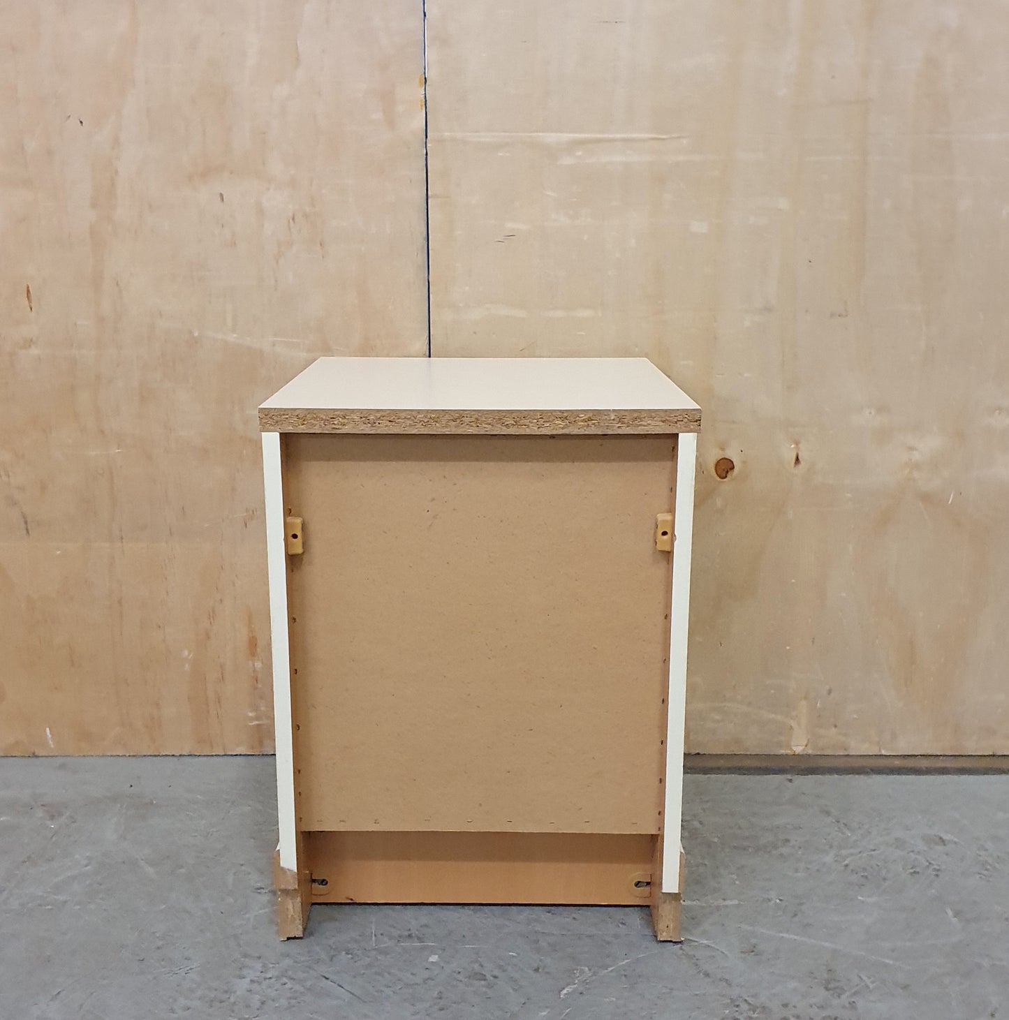 Single Cream Wood Bedside Cabinet with Door and 1 Internal Shelf - EL104651