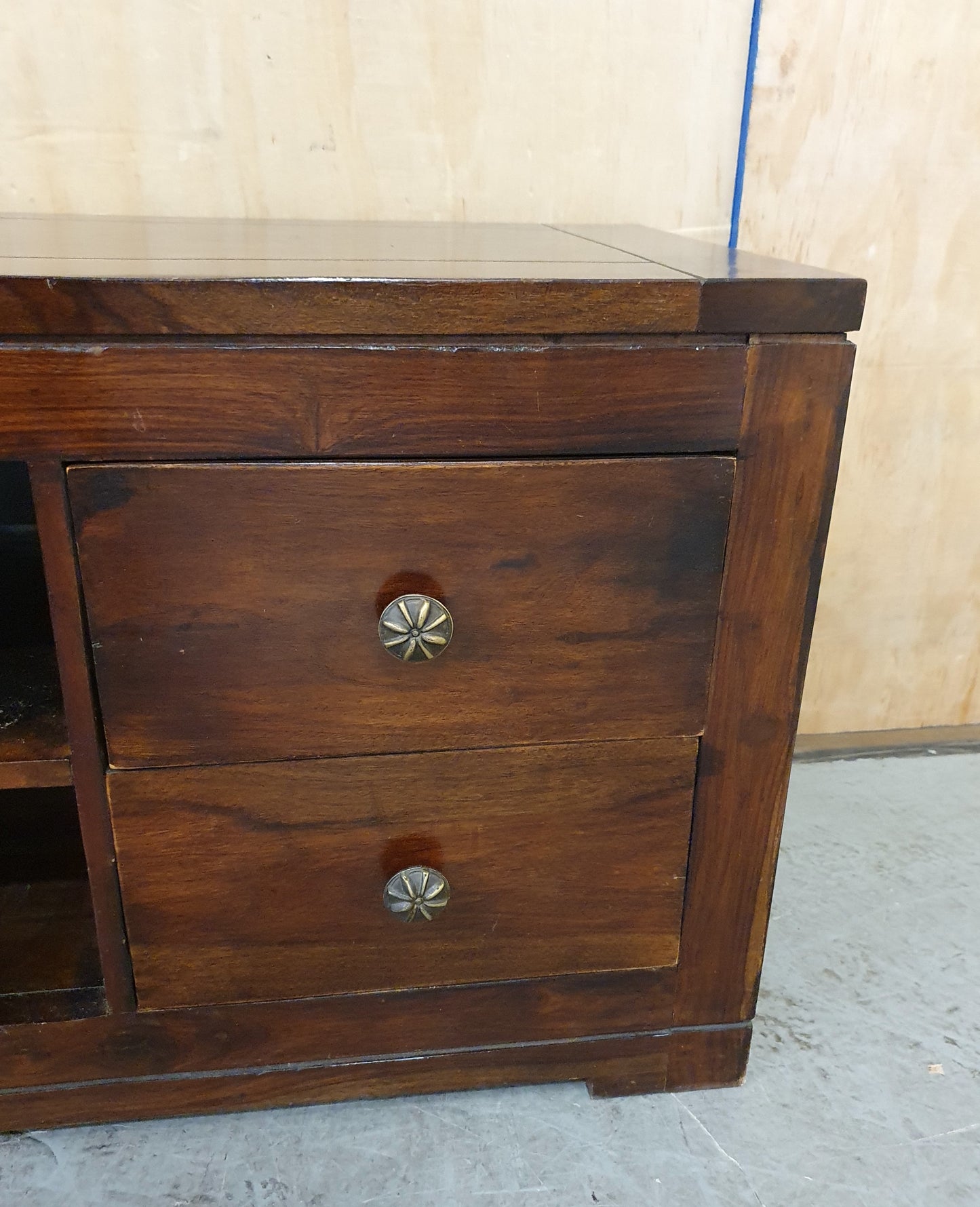 Large Dark Stained Heavy Duty Wood TV Stand with 4 Drawers and Centre Shelf - EL104592