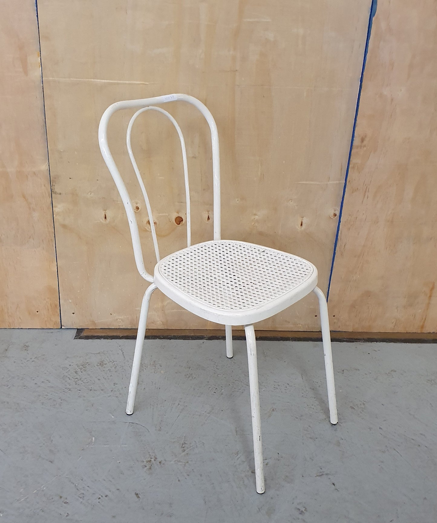 Single White Metal and Plastic Ratan Chair - 101178