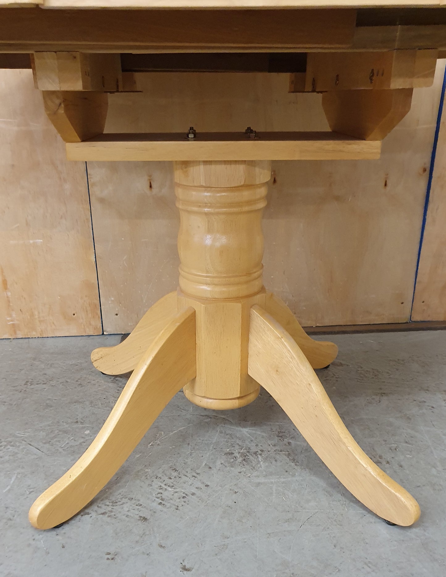 Round Pine Extendable Dining Table - 104415