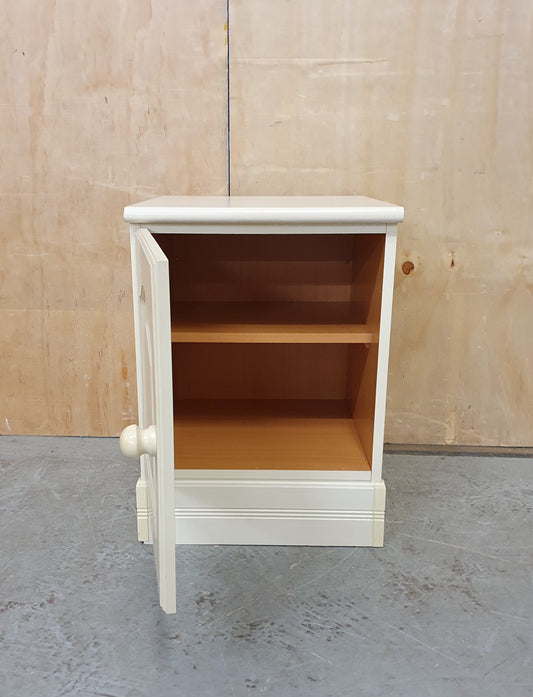 Single Cream Wood Bedside Cabinet with Door and 1 Internal Shelf - EL104651