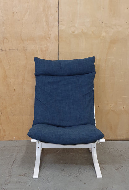 White Wood Easy Chair with Removable Seat Cushion and Head Rest - 100232