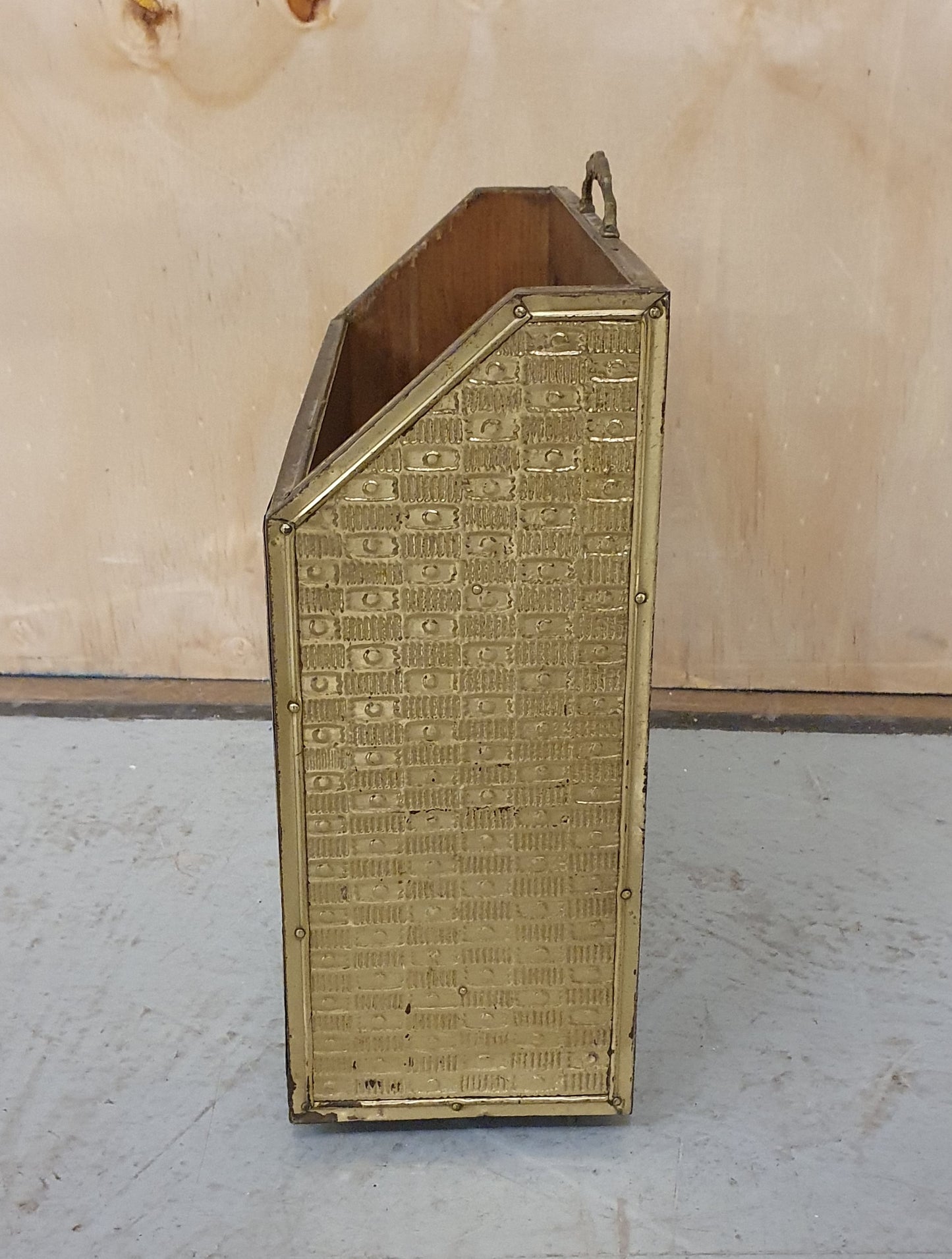 Vintage Brass Covered Horse Plough Magazine Holder - EL101219