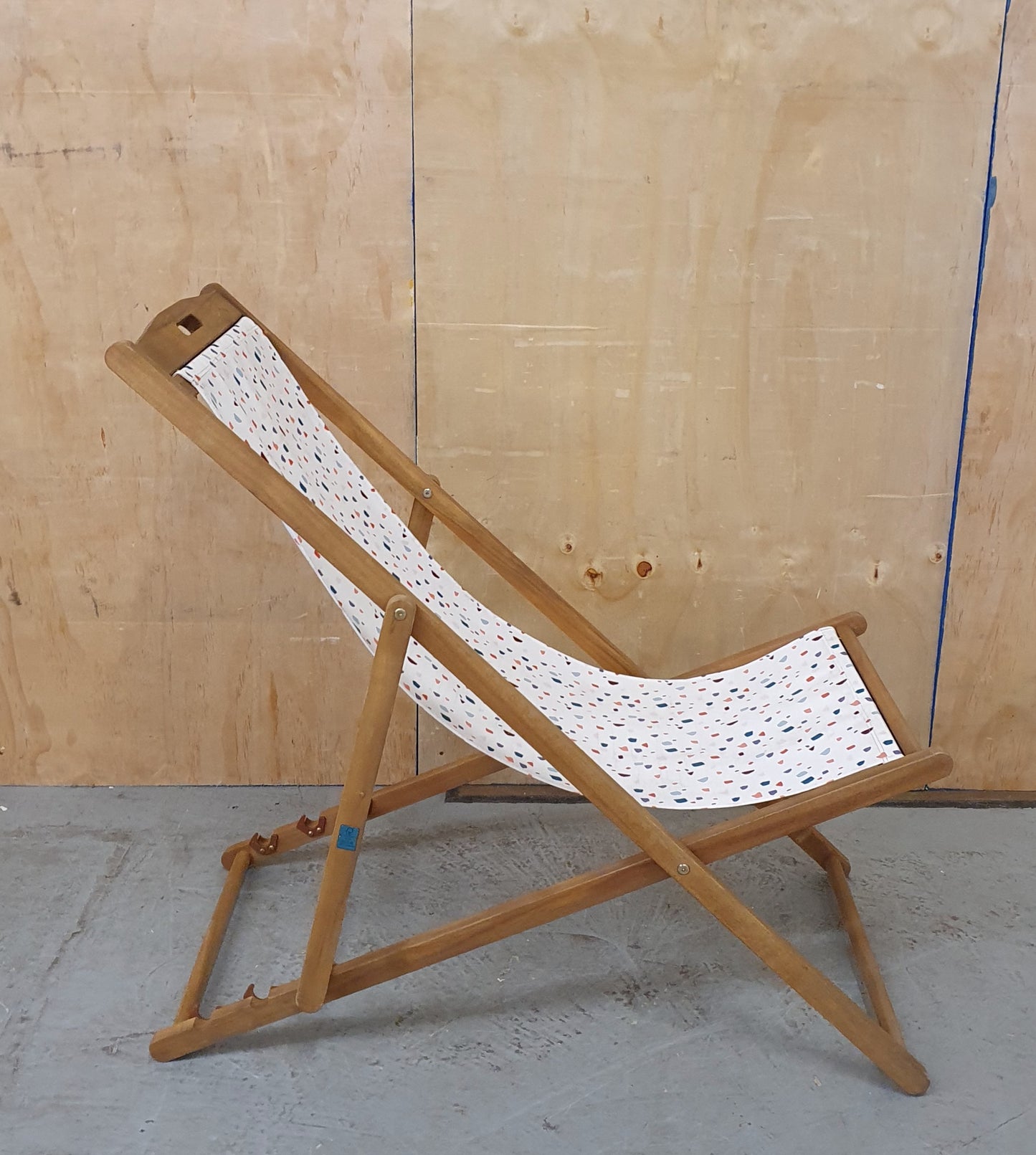 Folding Deck Chair with Waterproof Fabric - EL102906