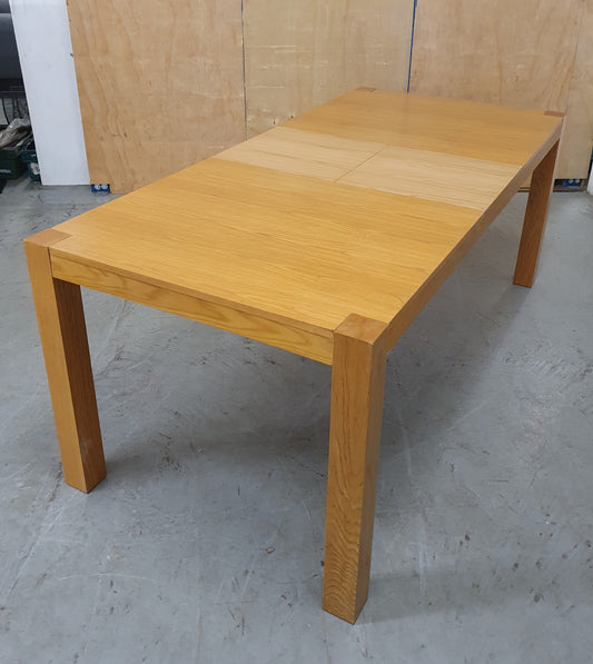 Large Oak Extendable Dining Table - EL104582