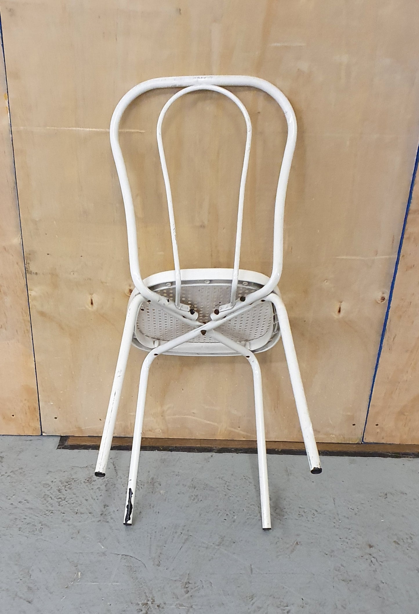 Single White Metal and Plastic Ratan Chair - 101178