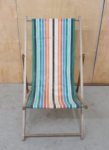 Striped Folding Deck Chair - EL102905