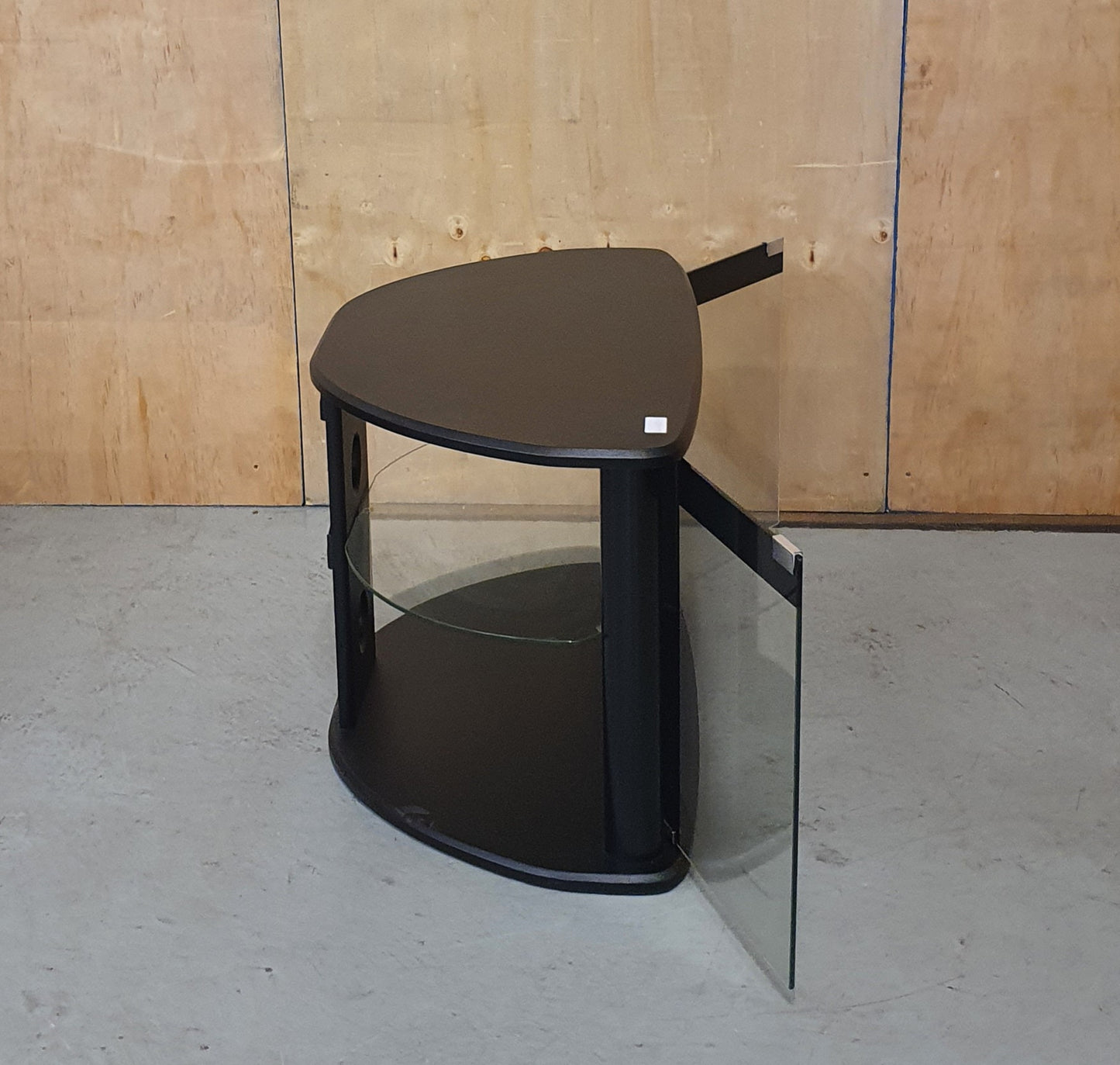 Curved Black Glass Door Cabinet - EL101511