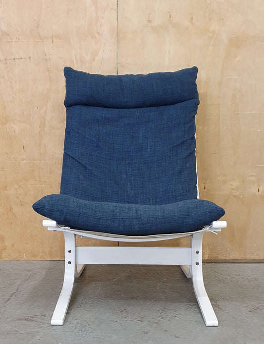 White Wood Easy Chair with Removable Seat Cushion and Head Rest - 100232