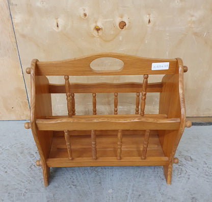 Pine Magazine Rack - 201024-03