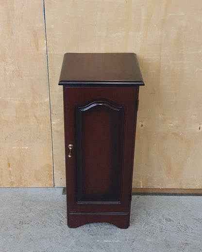 Small Mahogany Cabinet with 1 Door and 2 Internal Shelves - EL104445