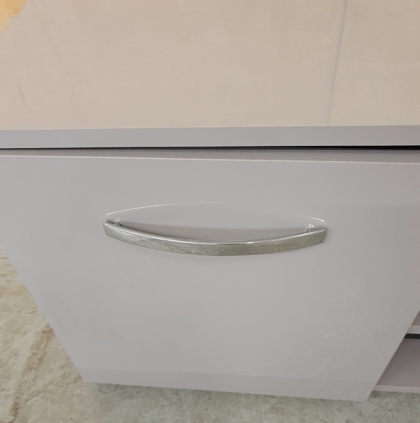 Large Grey High Gloss TV Stand with 2 Doors and Centre Shleving - 104045