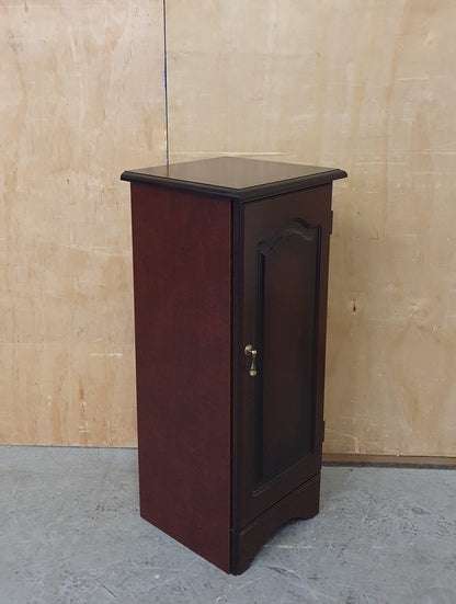 Small Mahogany Cabinet with 1 Door and 2 Internal Shelves - EL104445