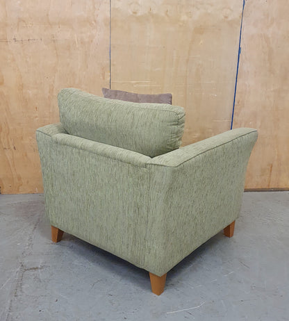 Single Green Armchair with Wooden Feet - 104675