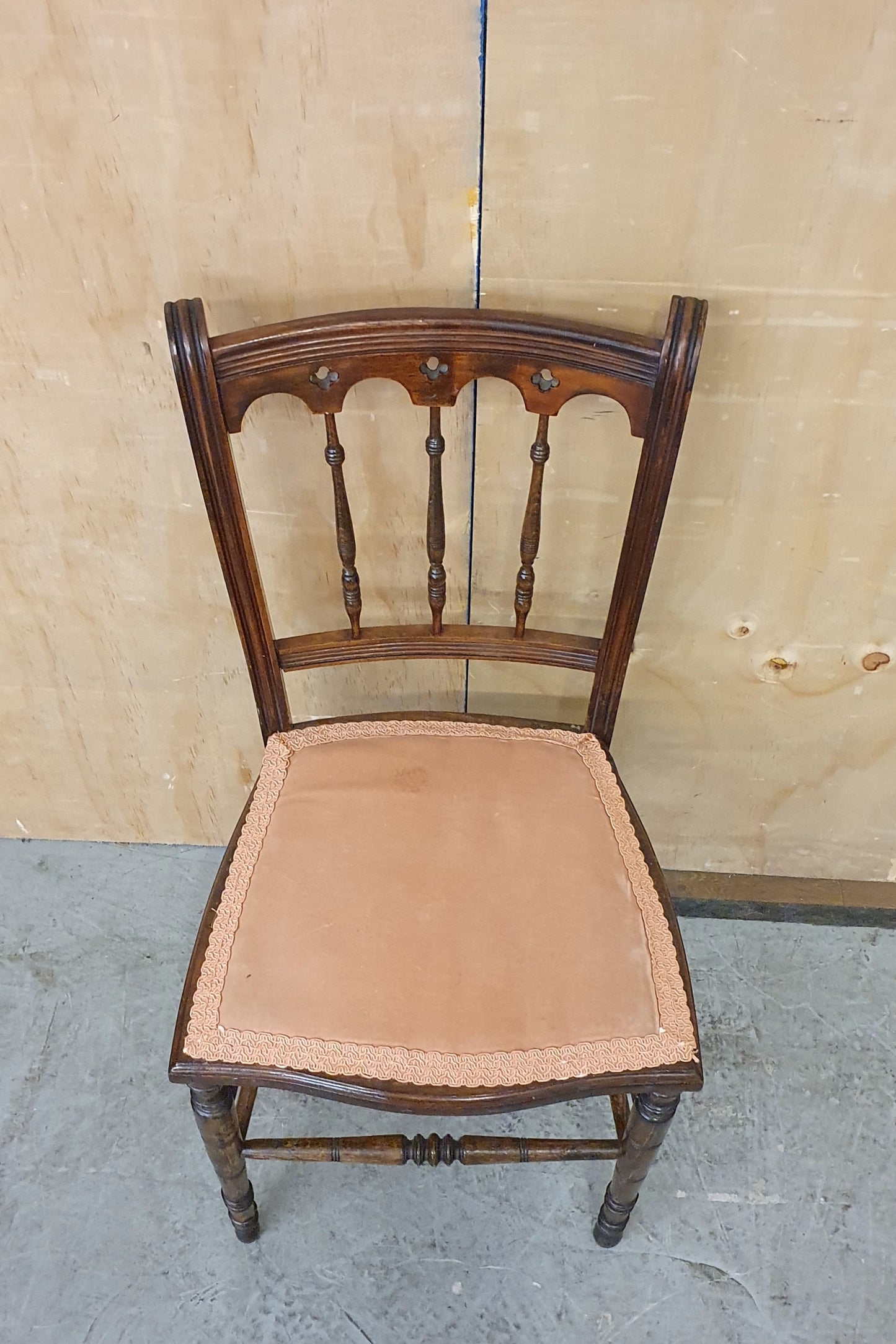 Vintage Single Dining Chair with Decorative Mahogany Frame - EL104484