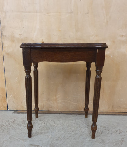 Small Mahogany Side Table with Slim Legs - EL103508