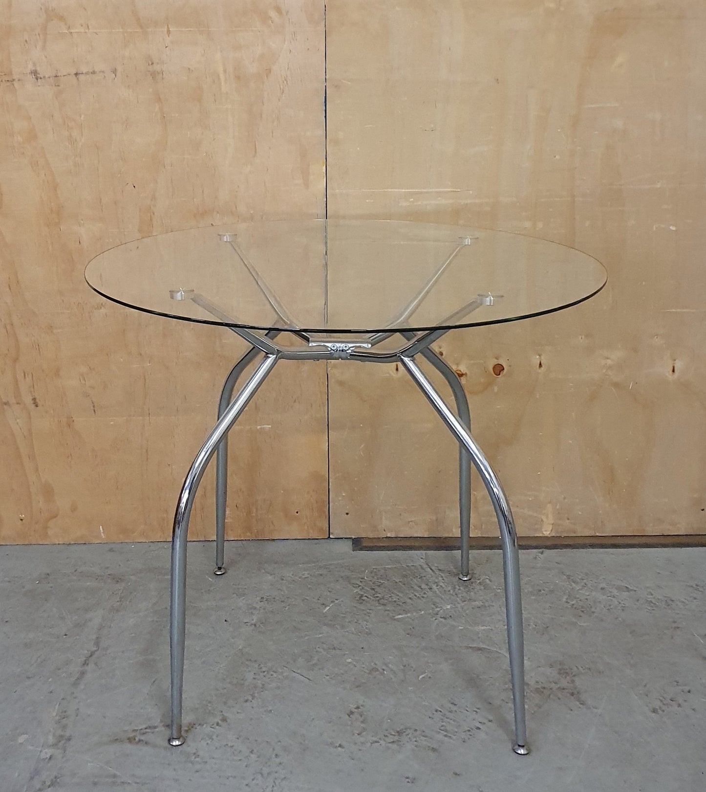 Round Glass Top Dining Table with Chrome Legs - EL104902