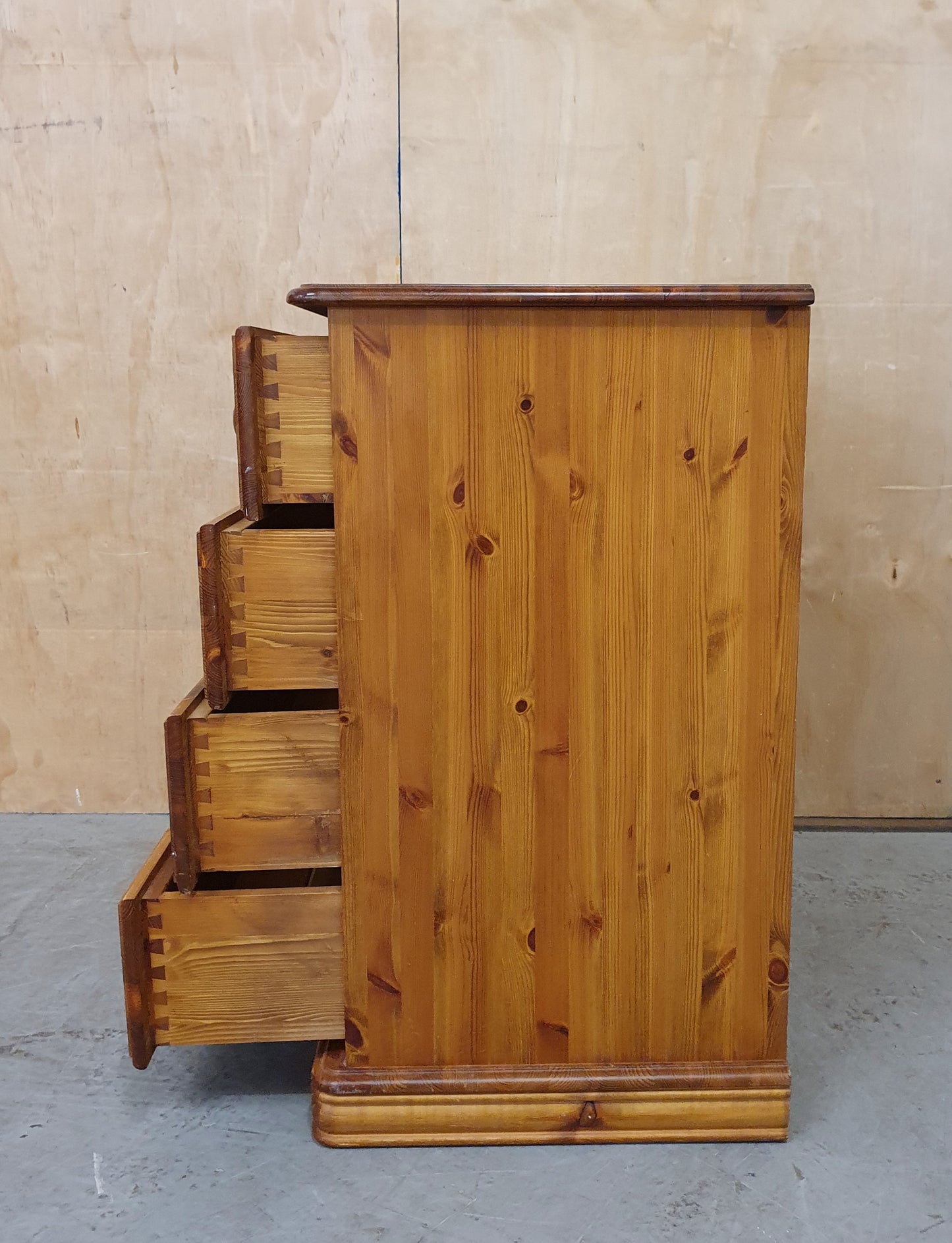 4 Drawer Pine Chest of Drawers - 104877