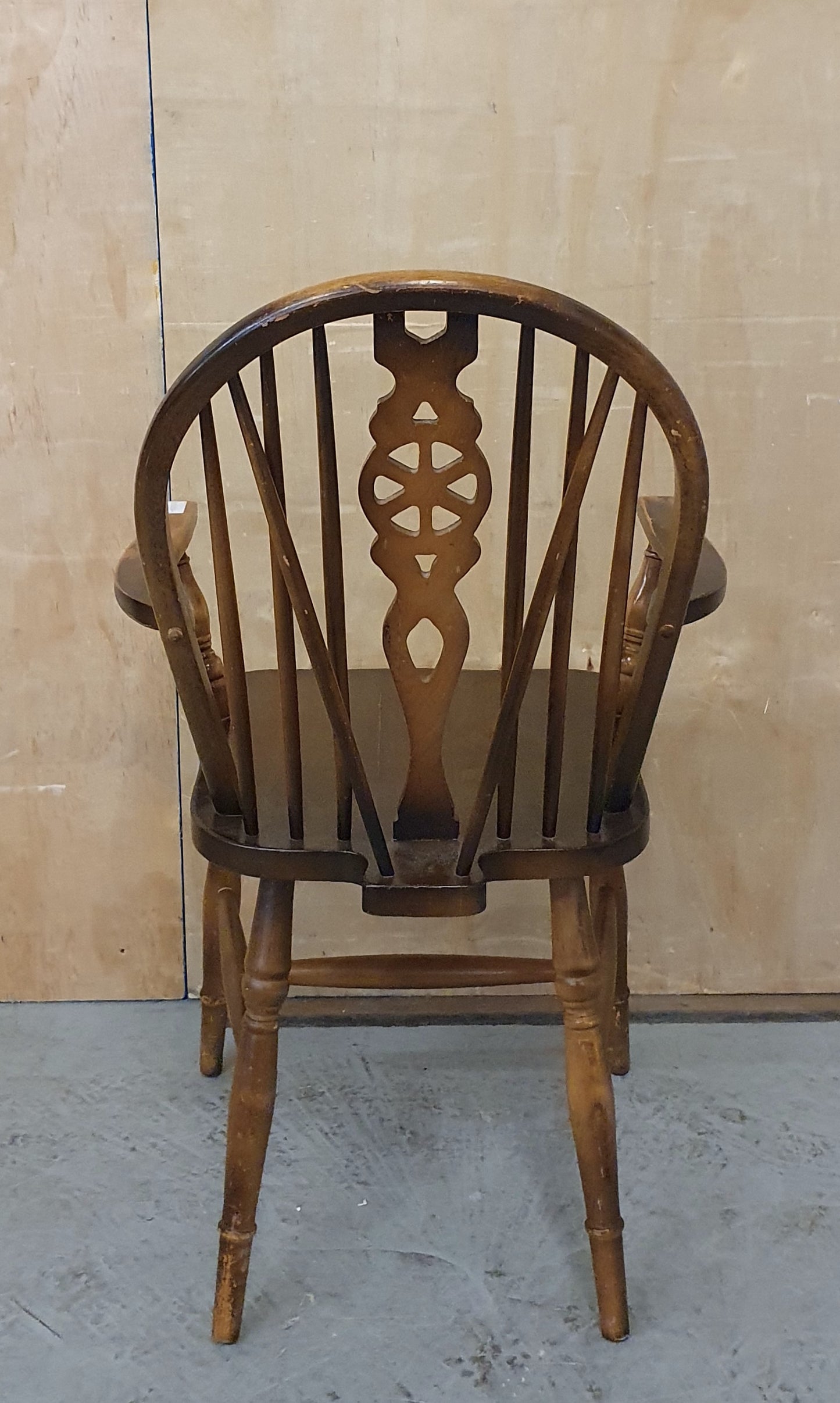 Mahogany Spindle Decorative Back Single Dining Chair with Arms - BB250324-13