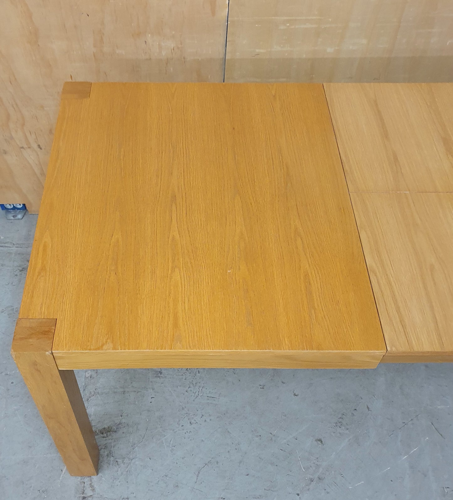 Large Oak Extendable Dining Table - EL104582