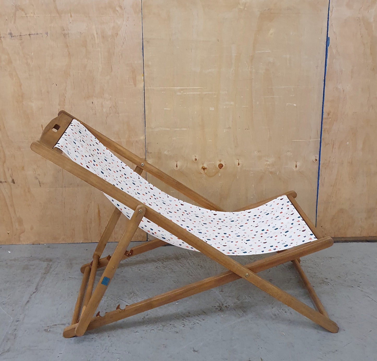 Folding Deck Chair with Waterproof Fabric - EL102906