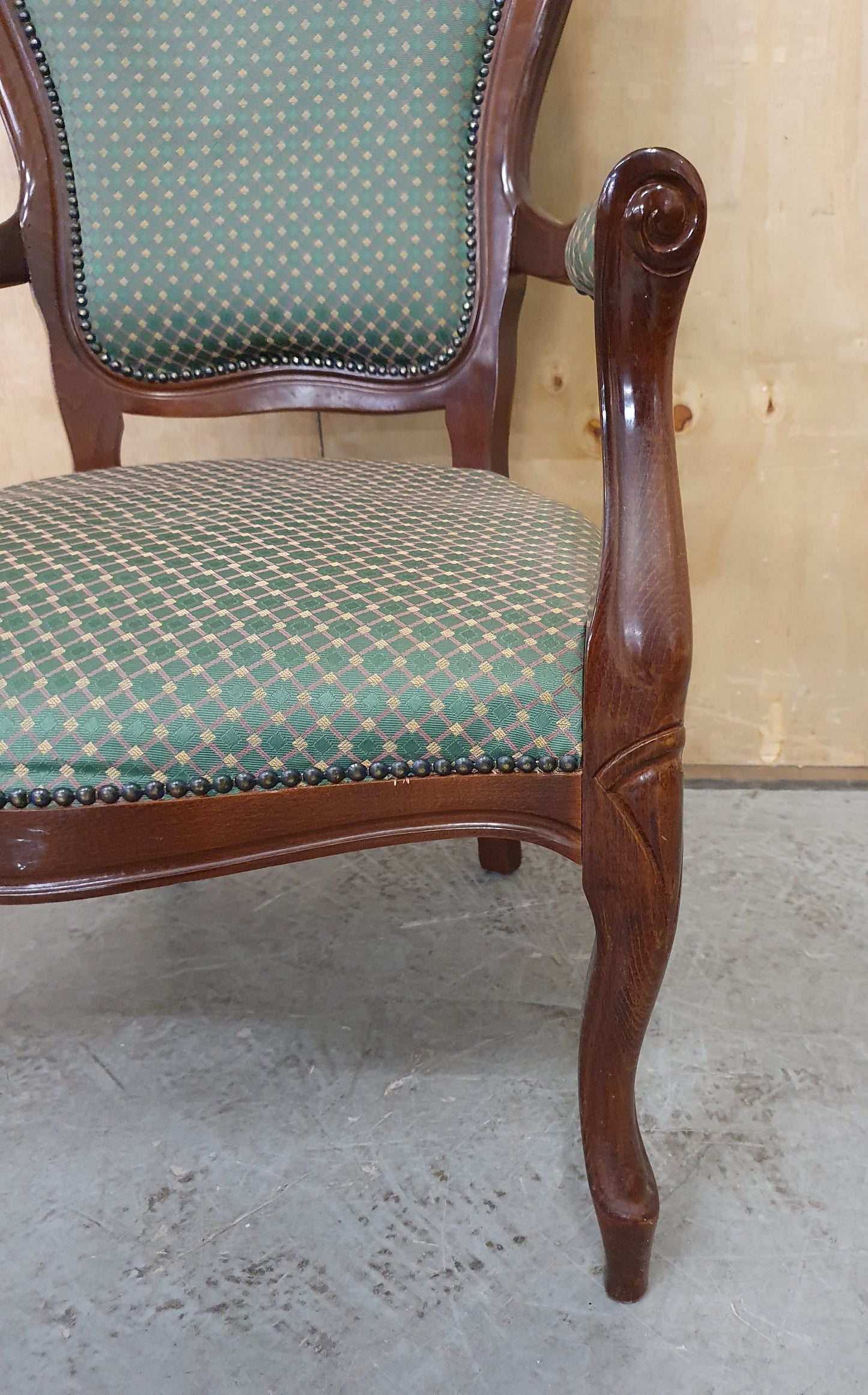 Vintage Mahogany Frame Accent Armchair - 104898