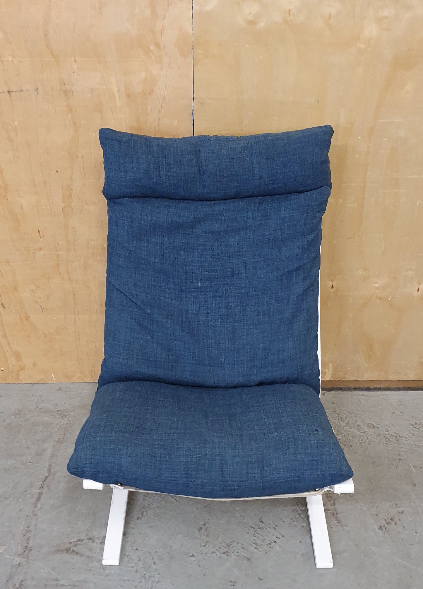 White Wood Easy Chair with Removable Seat Cushion and Head Rest - 100232