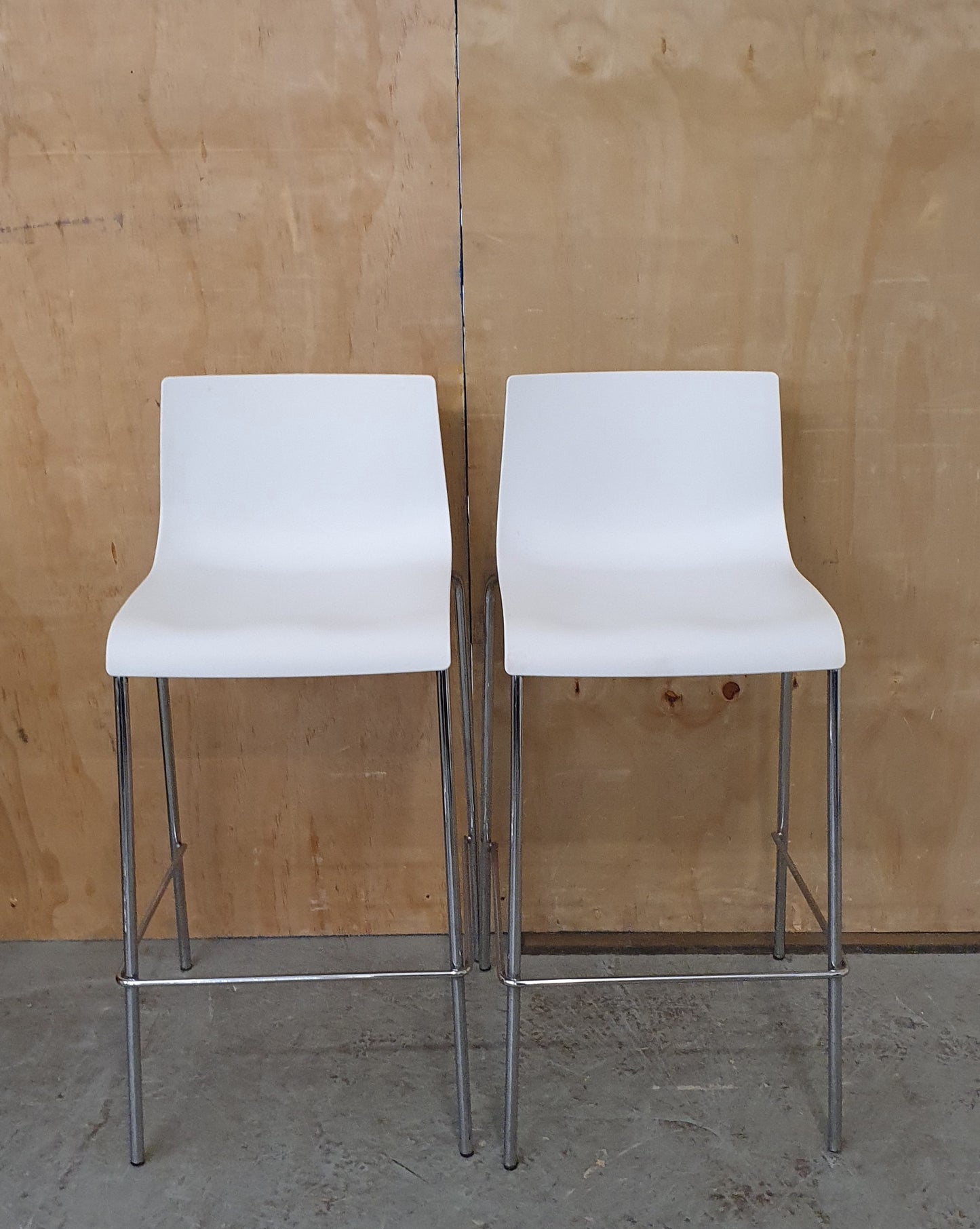2 Matching Stackable White Bar Stools with Chrome Frame - EL104600 / EL104601