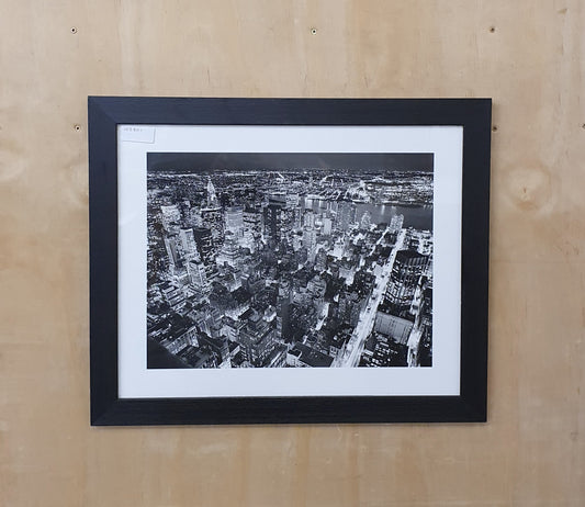 NEW YORK Black and White Photography Art in Black Wood Frame - 103801