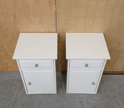 2 Matching White Wood Bedside Cabinets with 1 Drawer and 1 Door - 104677 / 104678