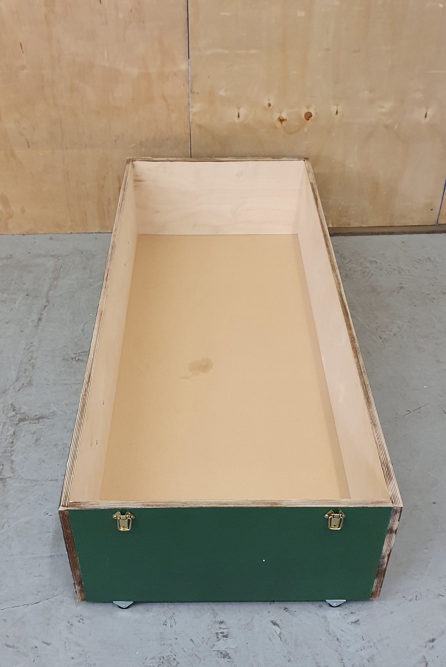 Dark Green Wooden Storage Trunk/Box with Removable Lid and Castor Wheels - 010525-02