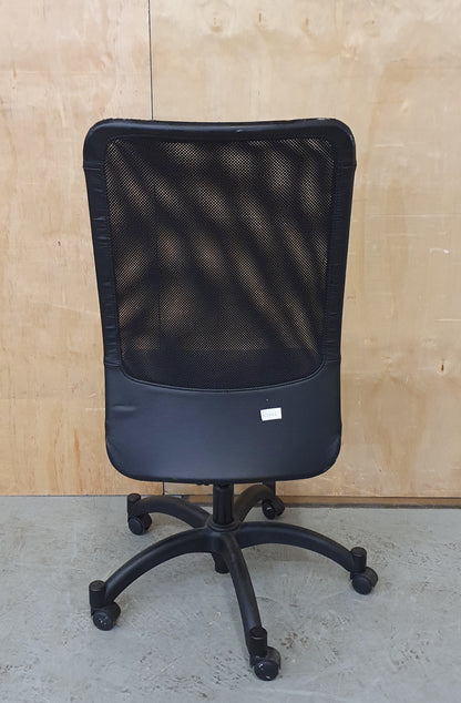 Black Mesh Back Office Chair on Wheels with Adjustable Height - 102442