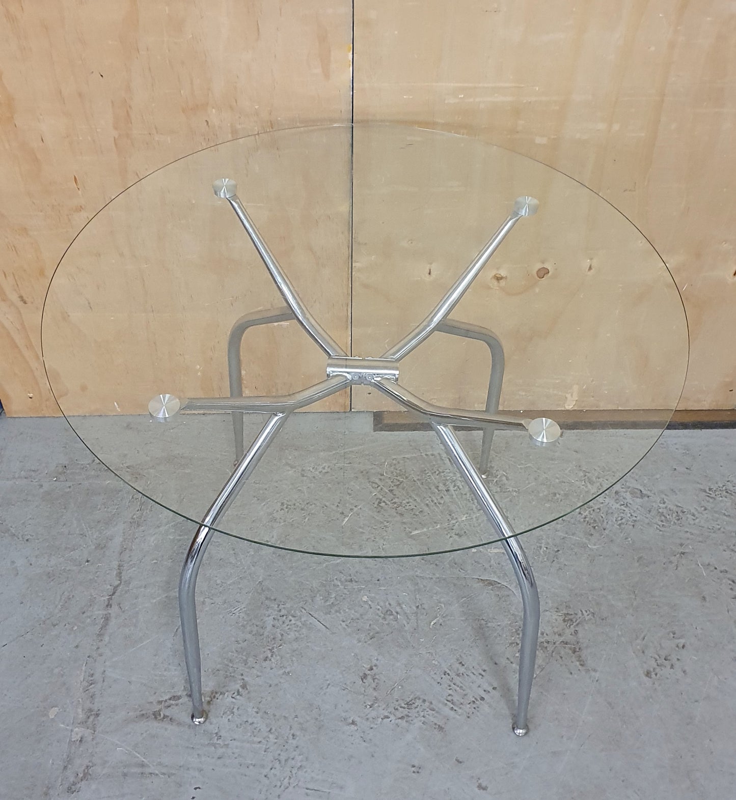 Round Glass Top Dining Table with Chrome Legs - EL104902
