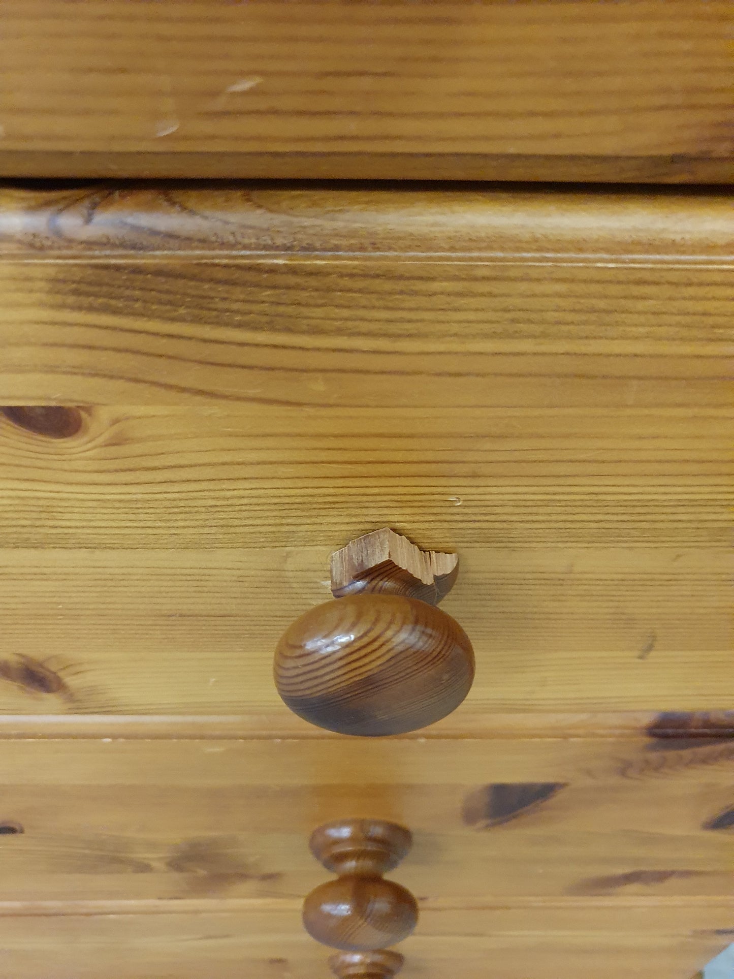 4 Drawer Pine Chest of Drawers - 104877