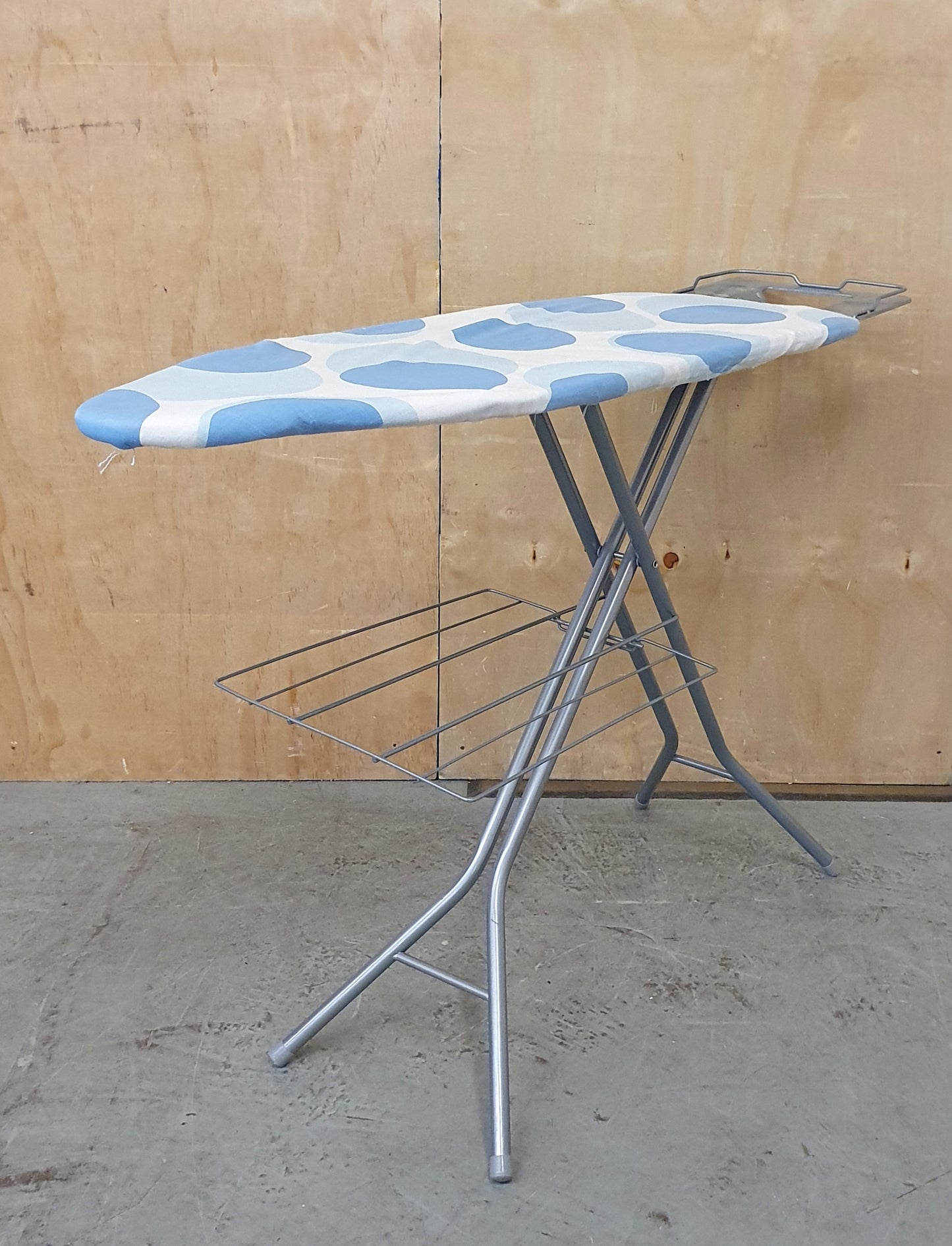 Collapsable Ironing Board - 104454
